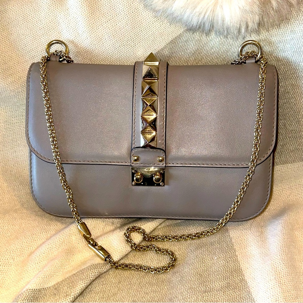 Valentino Garavani Glam Lock Rockstud Bag